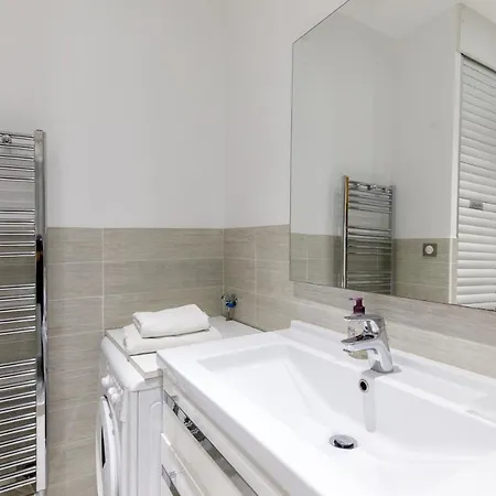Beautiful 3 Room-flat Near Palais Cannes